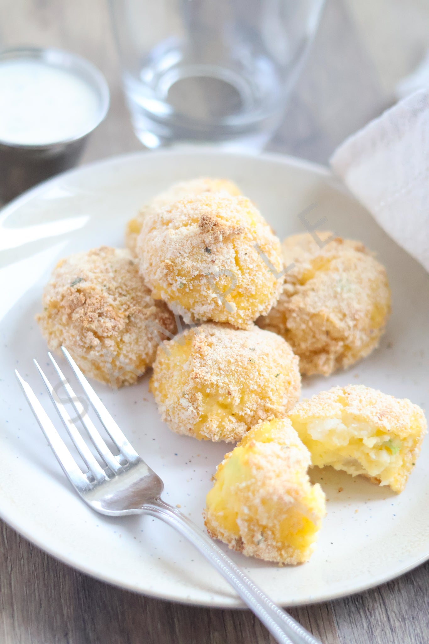 Golden Cheesy Potato Puffs Set 1