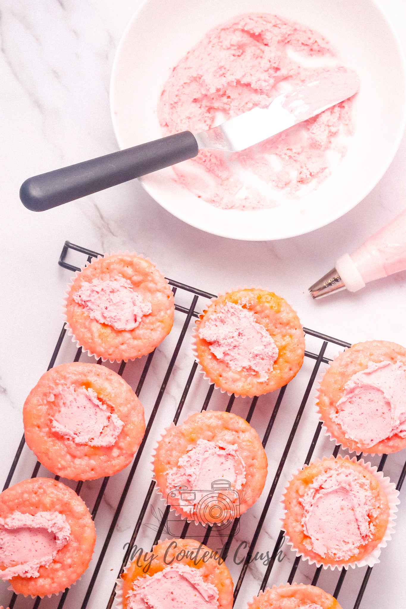 Exclusive: Strawberry Cupcakes with Strawberry Filling