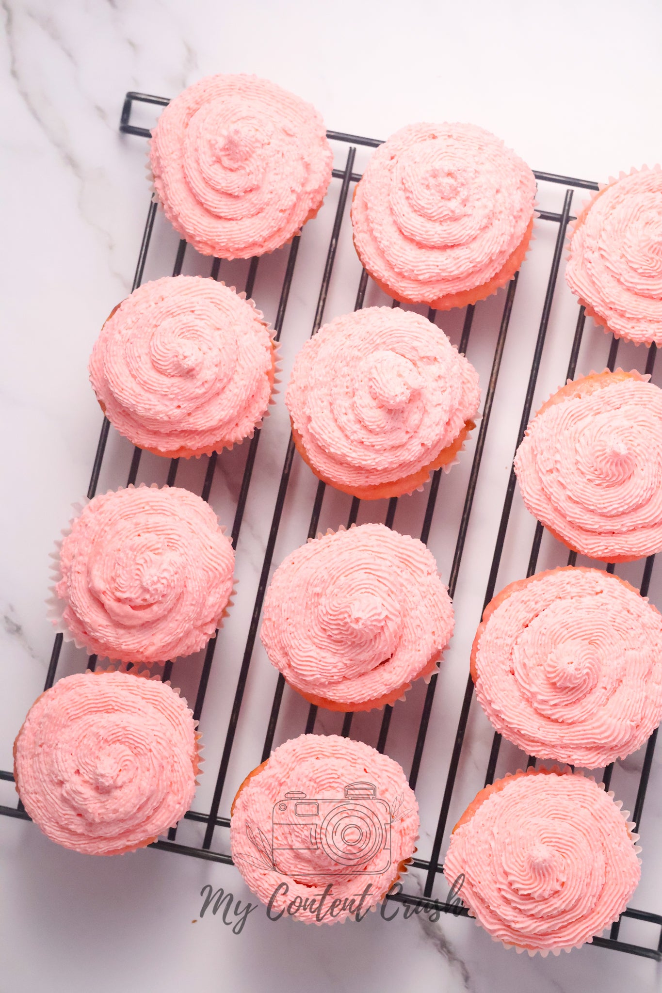 Exclusive: Strawberry Cupcakes with Strawberry Filling