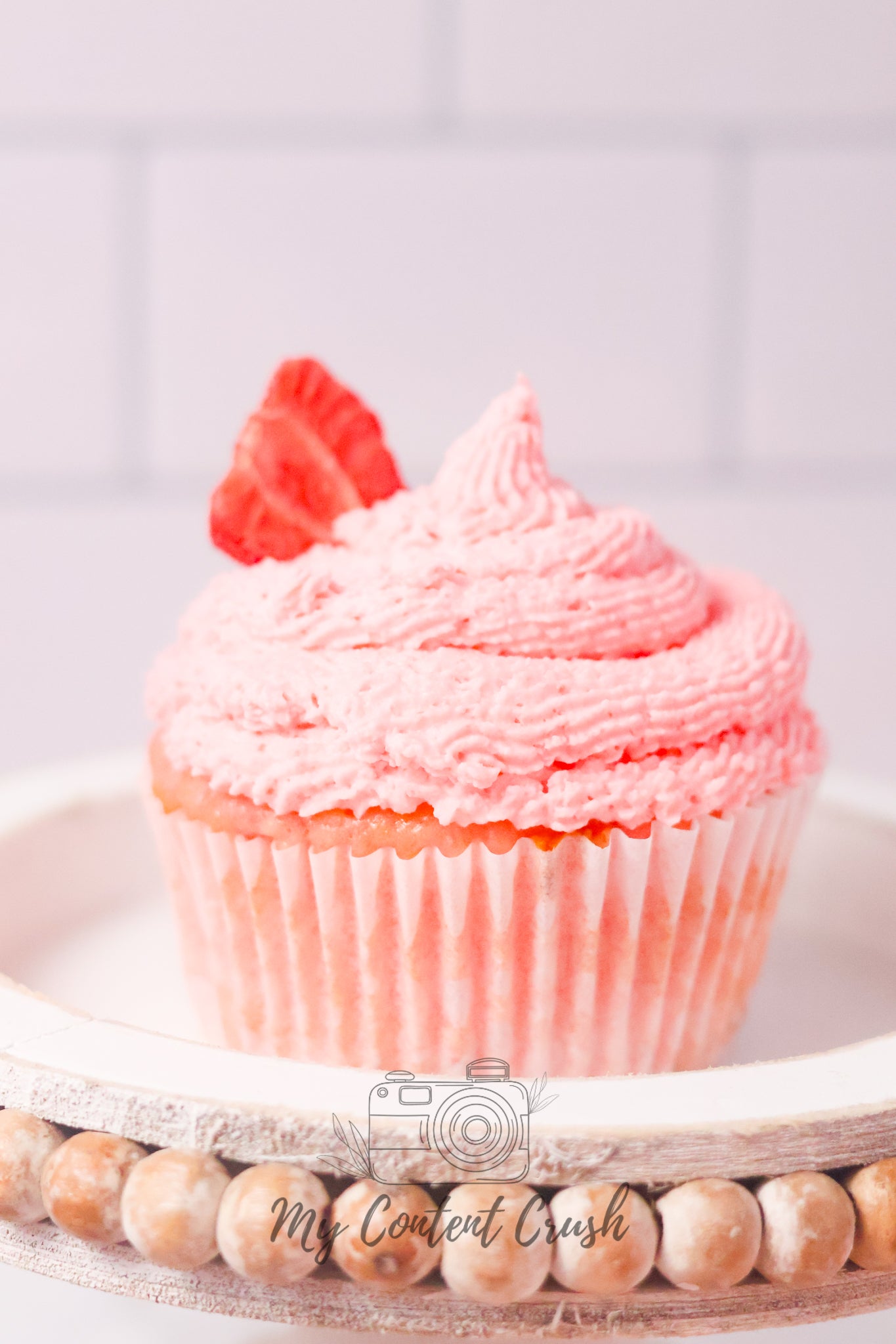 Exclusive: Strawberry Cupcakes with Strawberry Filling