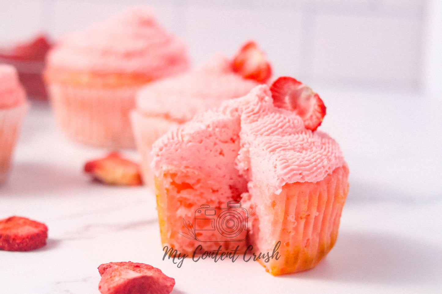 Exclusive: Strawberry Cupcakes with Strawberry Filling